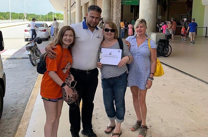 Punta Cana Airport to ALL OCCIDENTAL RESORTS in PUNTA CANA R/T - What the $160 price means for a group