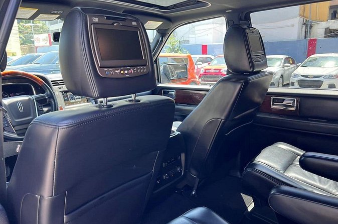 Punta Cana Airport Transfer: Luxuty Ride to Your Hotel - Drivers who make the difference