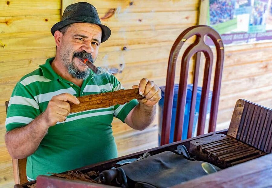 Punta Cana: Bavaro Runners Safari Tour - Hand-rolled cigars and local craftsmanship
