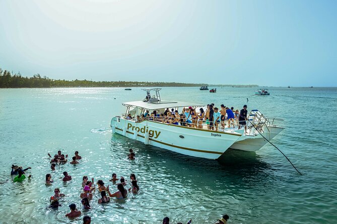 Punta Cana Boat Cruise and Snorkeling with Open Bar - Nachos, fruit, and the practical food question