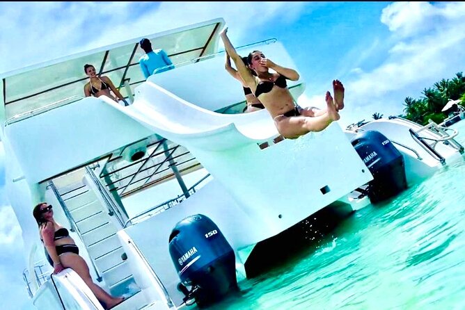 Punta Cana Booze Cruise, Snorkeling, Bar Entertainment Open Bar - Passing Dolphin Island from the boat