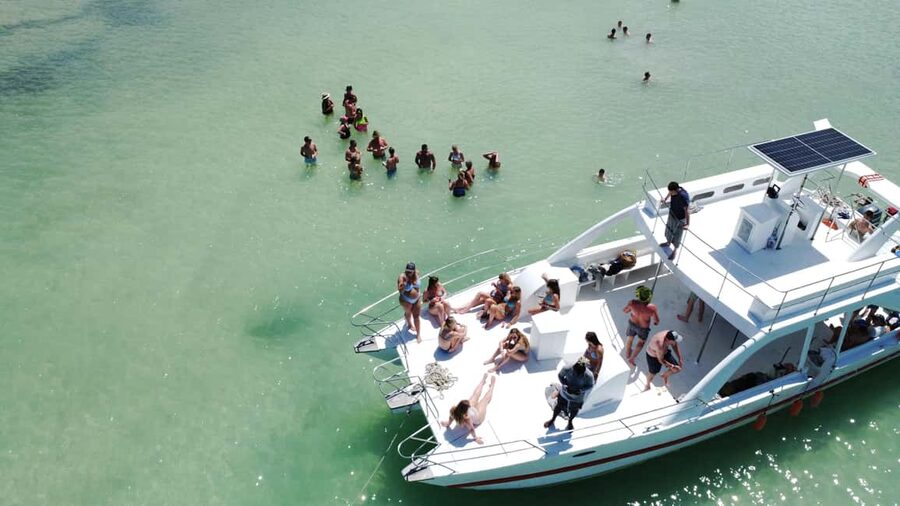 Punta Cana: Booze Cruise with Snorkel and Natural Pool Stop - Drinks, snacks, and the party atmosphere