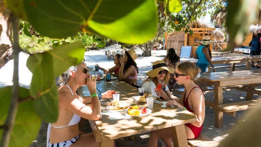 Punta Cana: Catalina Island Trip with Snorkeling - Who should book this Catalina trip?