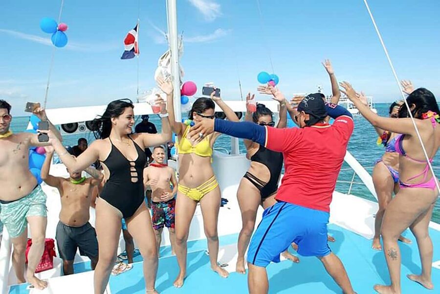Punta Cana: Catamaran Boat Party with Unlimited Drinks - Pickup and the start of the 210-minute outing
