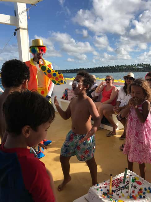 Punta Cana: Catamaran Family Tour - Kids’ show, music, and drinks for adults
