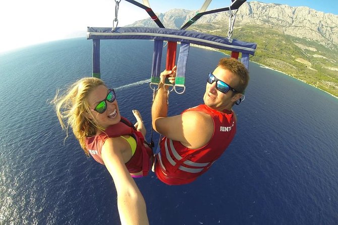 Punta Cana Combo Tour: Snorkeling, Catamaran Cruise & Parasailing - The catamaran, drinks, music, and natural pool