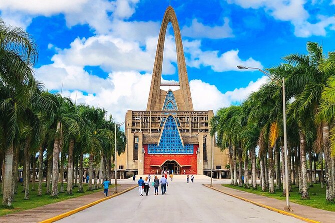 Punta Cana: Cultural half-day tours in the Dominican Republic - From Punta Cana to the working life of Higüey