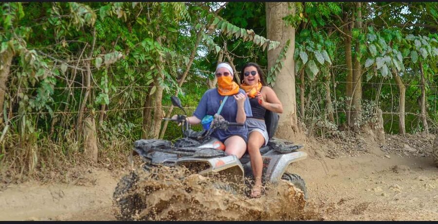 Punta Cana : Done Buggy Excursions AtV /cenote on the Beach - Macao Beach: a welcome wash of the mud