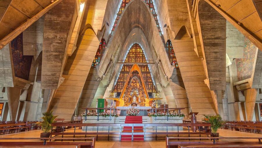 Punta Cana: Higüey Basilica & City Tour w/Local House Visit - Starting with the local market
