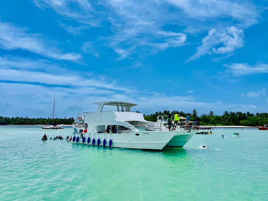 Punta Cana: Hip Hop Party Cruise w/Open Bar (Adults Only) - The 30-minute coastal cruise with music