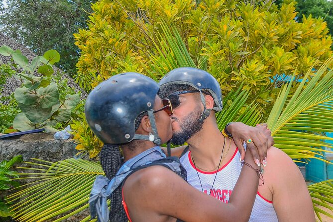 Punta Cana Horseback Ride: Jungle, Macao Beach & Free Pick Up - A typical Dominican home and the coffee and cocoa stop