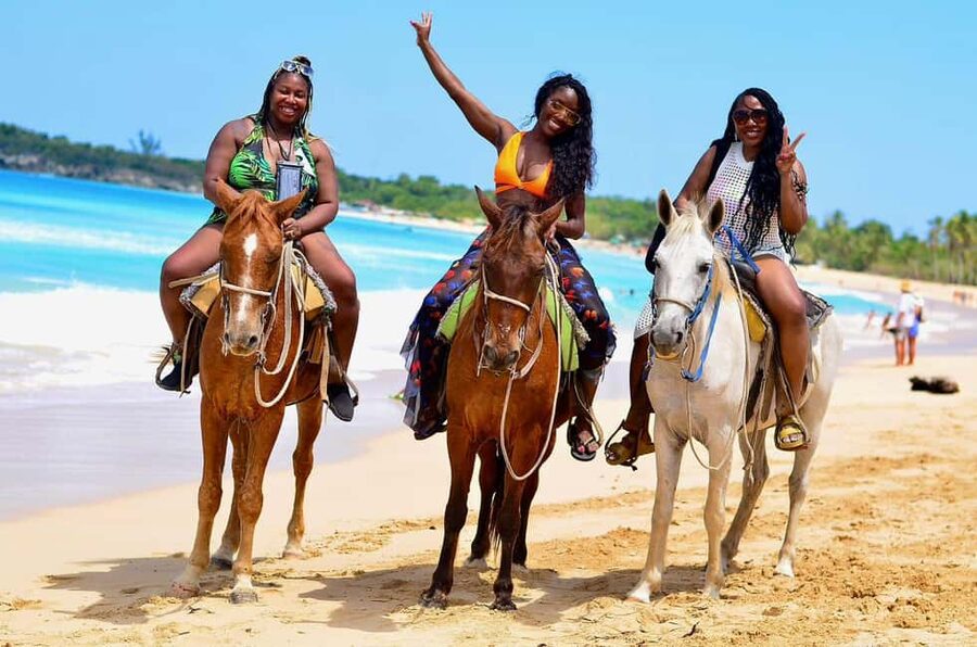 Punta Cana: Horseback riding on the beach with pickup - What happens when you arrive at the riding center