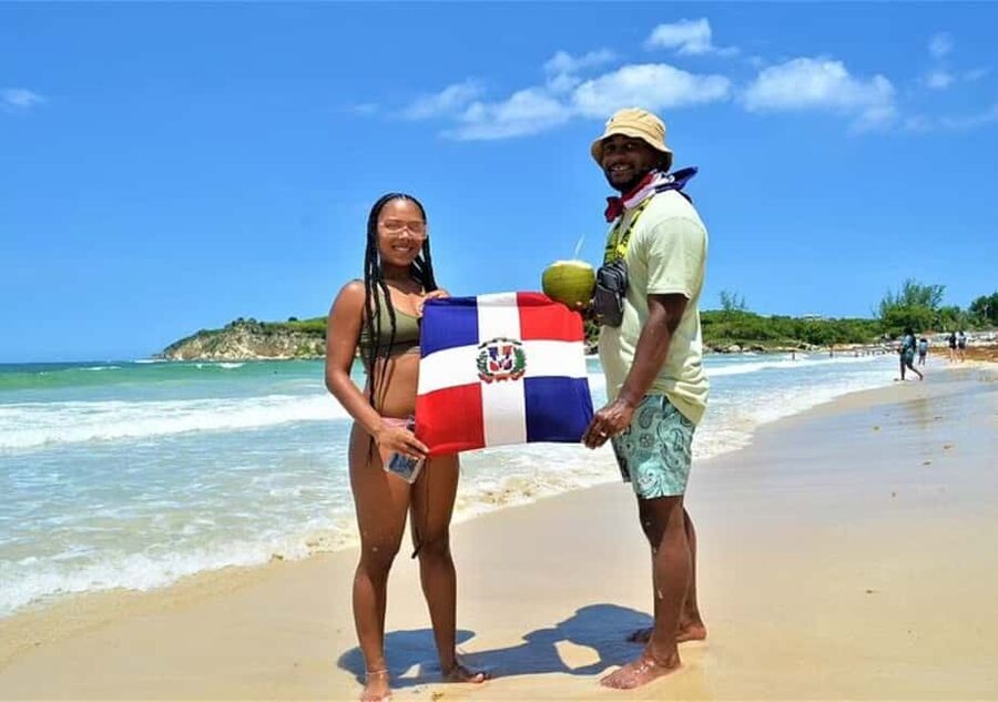 Punta Cana: Horseback riding on the beach with pickup - Reaching the beach and taking a proper break