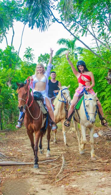 Punta Cana Horseback riding & Sunset + beach + free pick-up - Guides, languages, and group comfort