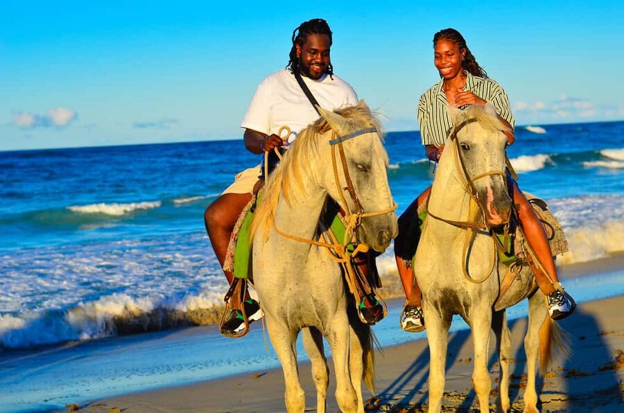 Punta Cana: Horseback Riding Tour with Sunset at Macao Beach - Meeting the Horses and Getting Comfortable
