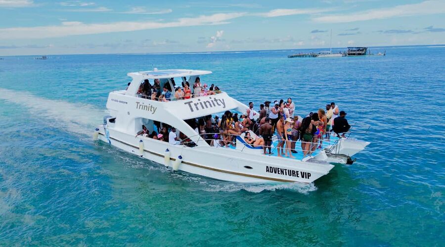 Punta Cana: Party Boat with Snorkeling, Open Bar And Hip Hop - What the Four Hours Usually Feel Like