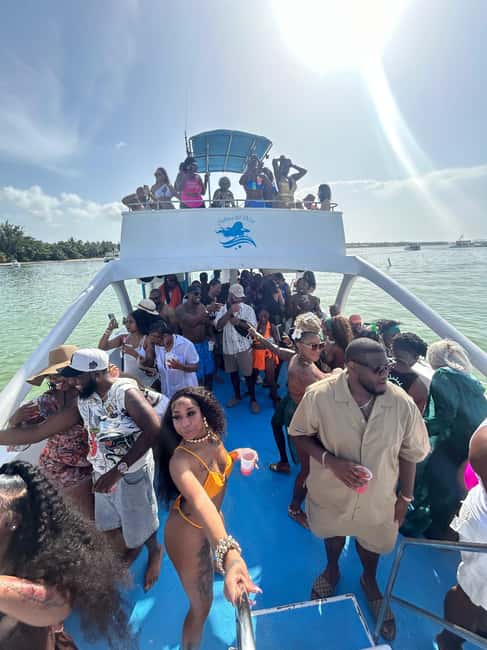 Punta Cana: Party Boat with Snorkeling, Open Bar And Hip Hop - Celebrations and Optional Add-Ons