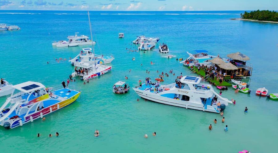 Punta Cana: Party Boat with Snorkeling, Open Bar And Hip Hop - Snorkeling at the First Water Stop