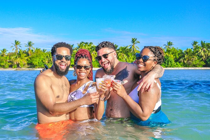 Punta Cana Private Boat (Medium Groups) - Drinks, snacks, and the social side