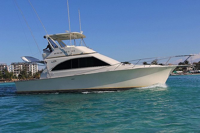 Punta Cana Private Fishing Charter boat Fortuna 42' - Chasing marlin, mahi mahi, tuna, and wahoo