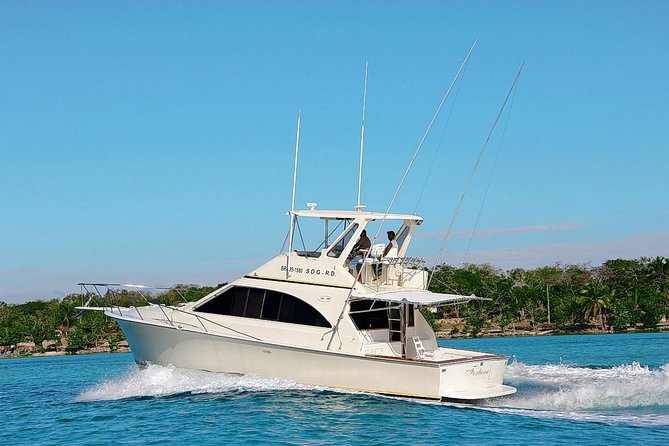 Punta Cana Private Fishing Charter boat Fortuna 42' - Rough seas and the real risk of seasickness
