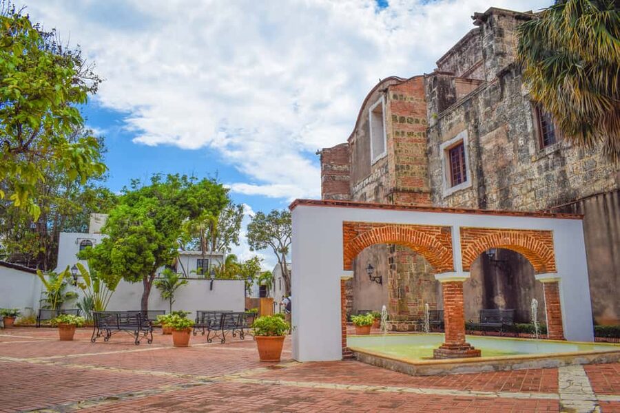 Punta Cana: Santo Domingo Day Trip with Tickets and Lunch - Who should book this day trip