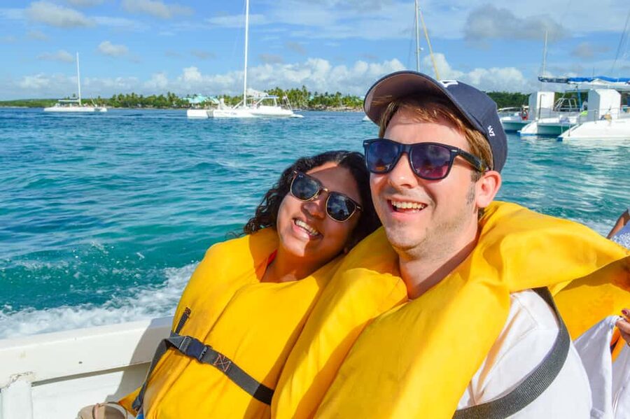 Punta Cana: Saona Island All Included Open Bar Catamaran - The natural pool and Saona’s starfish