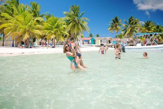 Punta Cana: Saona Island Catamaran Open Bar / Food Hotel Pickup - Bayahíbe and the first boat ride