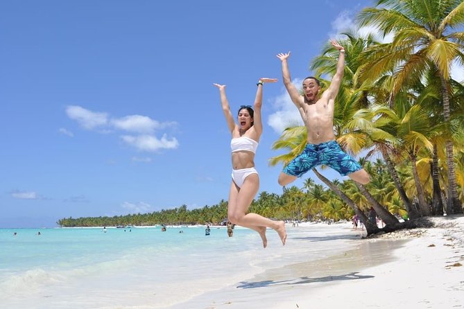 Punta Cana : Saona Island Day Tour - The Dominican buffet lunch and beach bar