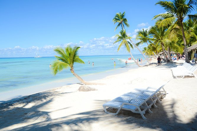 Punta Cana : Saona Island Day Tour - The morning pickup and the road to the boats