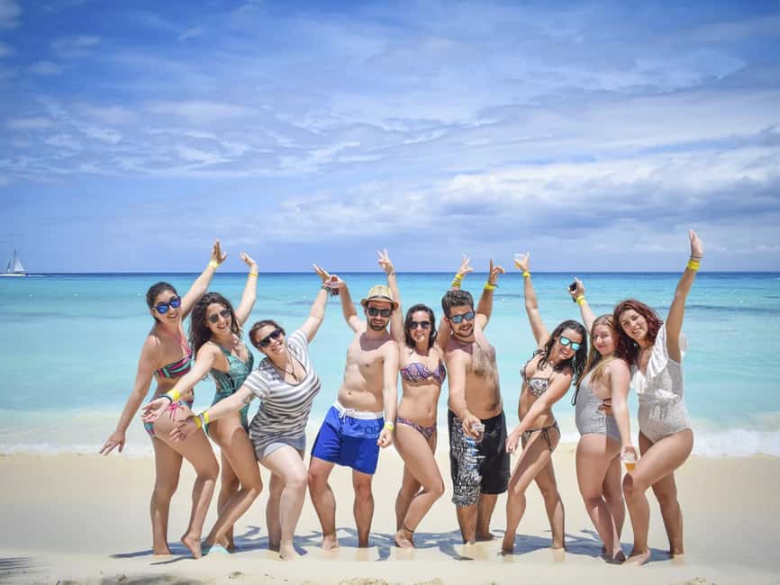 Punta Cana: Saona Island Day Trip with Blue Lagoon & Lunch - The boat ride to La Romana’s water stops
