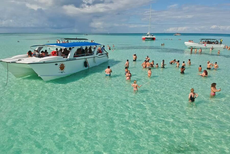 Punta Cana: Saona Island Full-Day All-Inclusive Boat Tour - A 30-minute stop at the natural pool