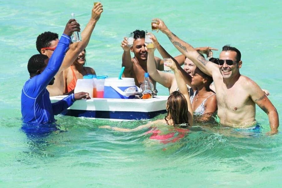 Punta Cana: Saona Island Speedboat and Catamaran Tour - From your hotel to Bayahibe and the open sea