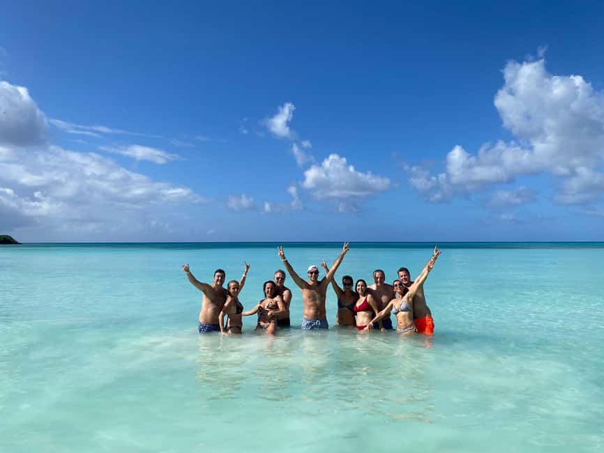 Punta Cana: Saona Island VIP 4 first-class beach and sunset - Dominican lunch at Playa Toro