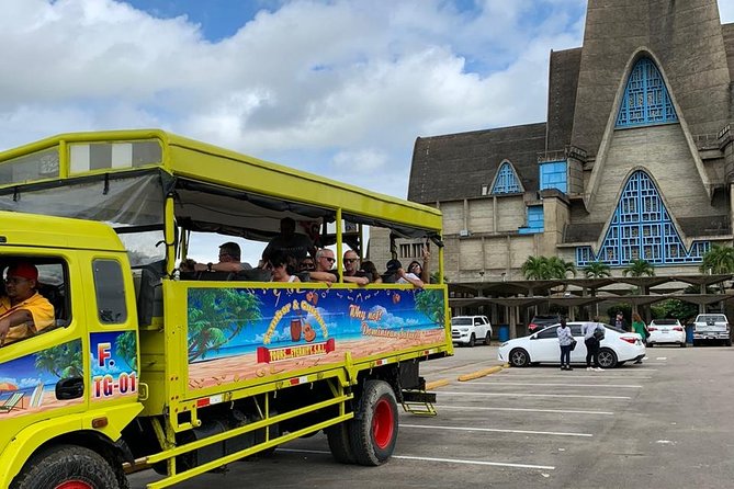 Safari Half Day Experience - Guides, drivers, and the private format