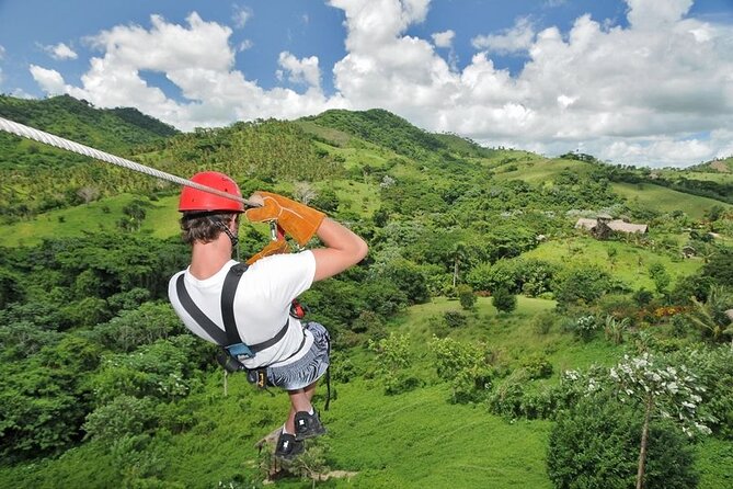 Safari Tour in Punta Cana todo el dia una Aventura inolvidable - Ziplining and safari-style adventure