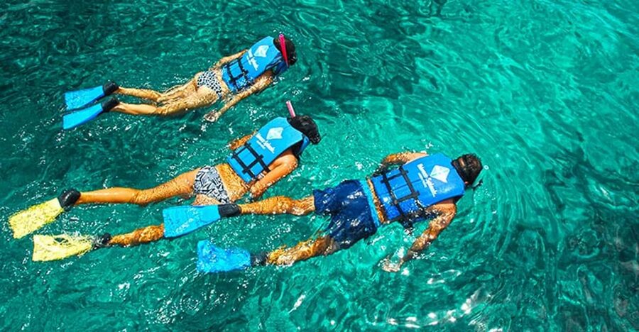 Sailing Splash Tour Speedboat, Snorkel, and Catamaran - Lunch on an offshore platform