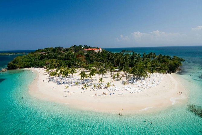 Samana Full Day -baracardi island, horses, lemon waterfall - Two hours at Cayo Levantado, or Bacardi Island