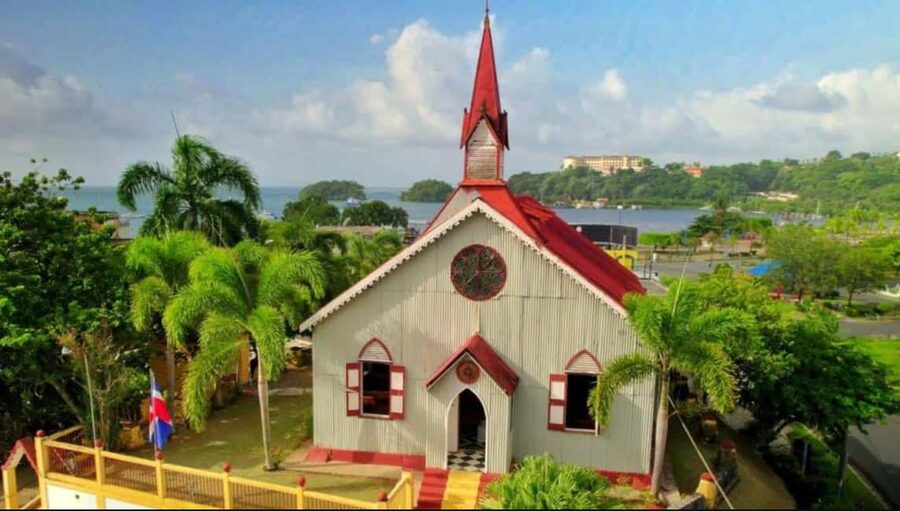 Samana: Los Haitises National Park & Cayo Levantado Tour - Linea Cave and the Taíno paintings