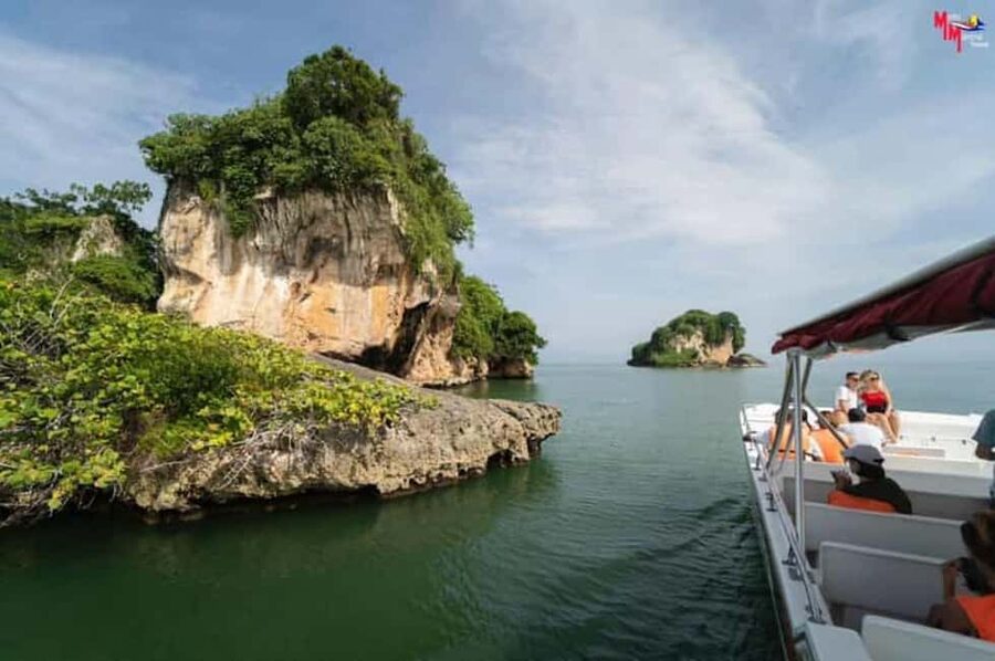 Samana: Visit Samana, Los Haitises Park, and Cayo Levantado Island - Free time on Cayo Levantado