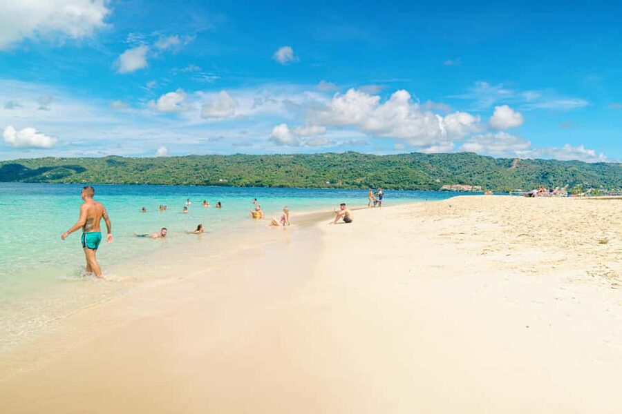 Samanà Whale Watching and Bacardi Island Tour From Bayahibe - The real schedule: four hours to the Samaná coast