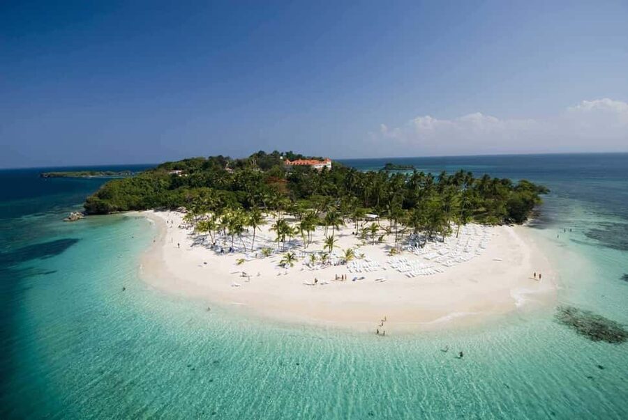 Samanà Whale Watching and Bacardi Island Tour From Bayahibe - Cayo Levantado: the easygoing half of the day