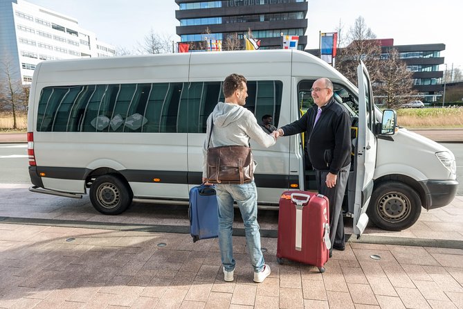 Santo Domingo Airport (SDQ) Round Trip Transfer to/from Santo Domingo Hotels - A simple airport arrival, with one important caveat