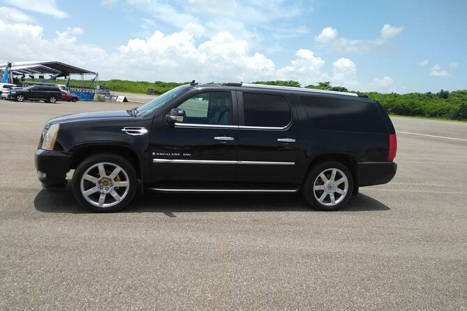 Santo Domingo Airport (SDQ) SUV Transfer Transportation To Punta Cana Hotels - Choosing between a Chevy Suburban, Cadillac SUV, and minivan