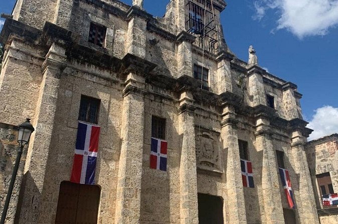 Santo Domingo City Tour from Punta Cana Full-Day - Royal Houses and the National Pantheon
