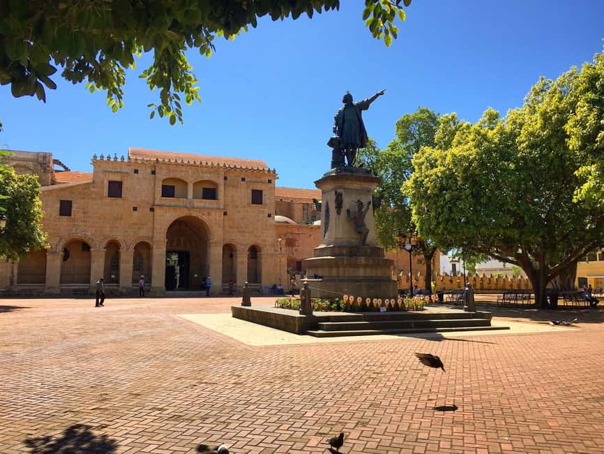 Santo Domingo: Colonial Zone, 3 Eyes, Cave Cable Car Tour - How much the guide affects the day