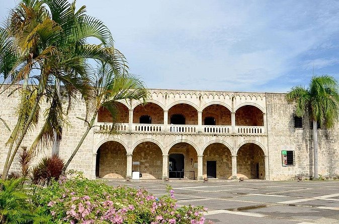 Santo Domingo Cultural Tour - A Dominican buffet gives the day breathing room