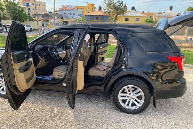 Santo Domingo Elite Transport: Premier and Stylish Car Services. - Reliability, politeness, and the communication question