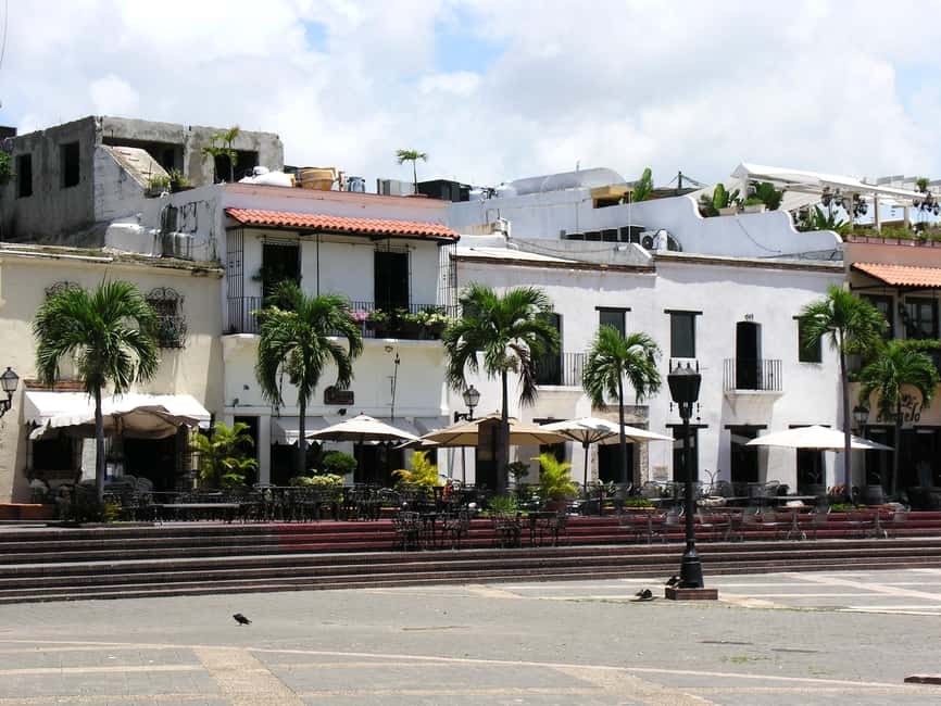Santo Domingo: Historical City Tour - Pantheon, Alcázar de Colón, and the Museum Stops