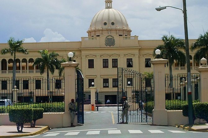 Santo Domingo Sightseeing Tour - The cathedral, fortress, and palace in the old city